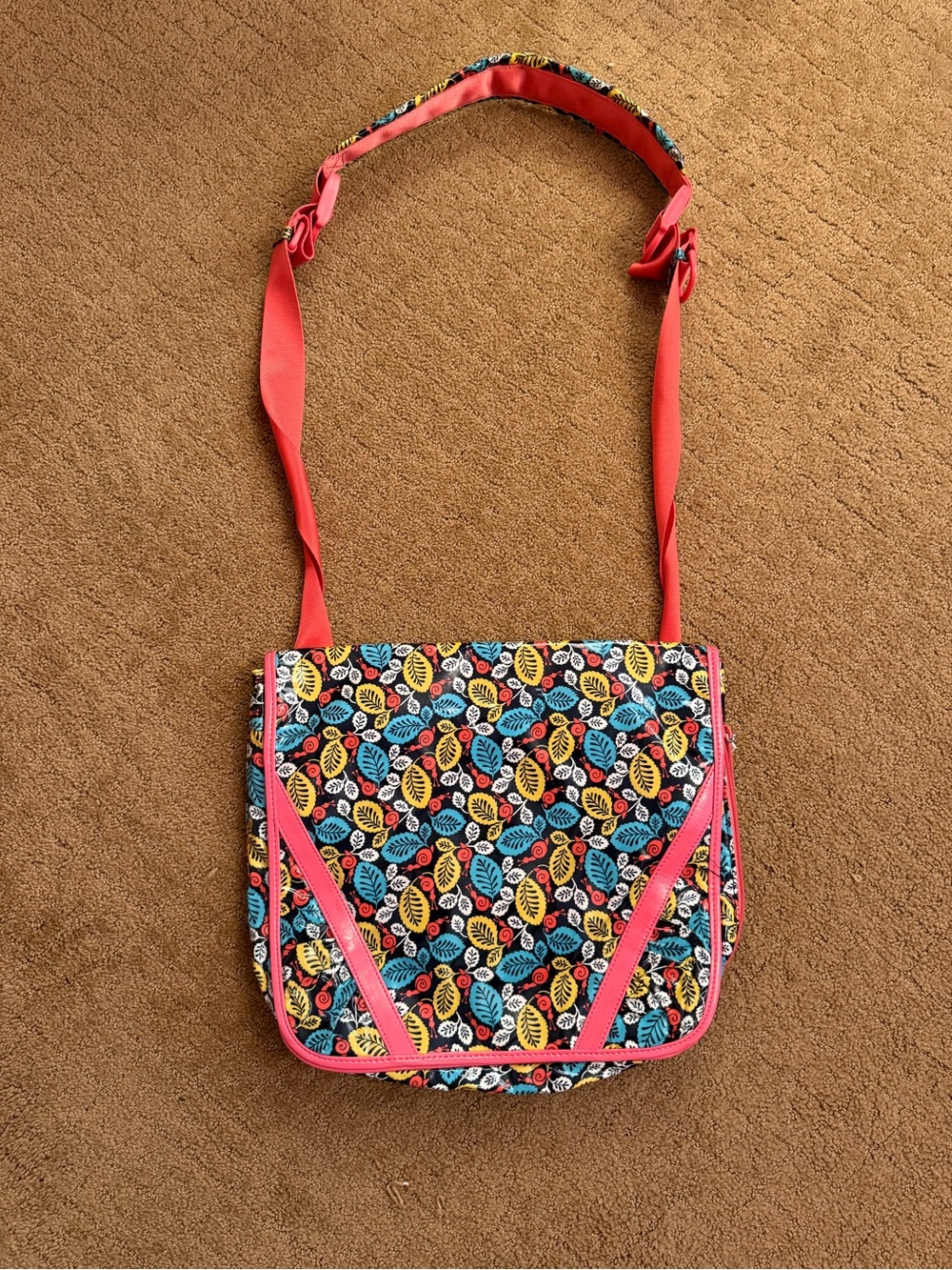Vera Bradley Drill Happy Snails Computer/Messenger Bag Retired Pattern